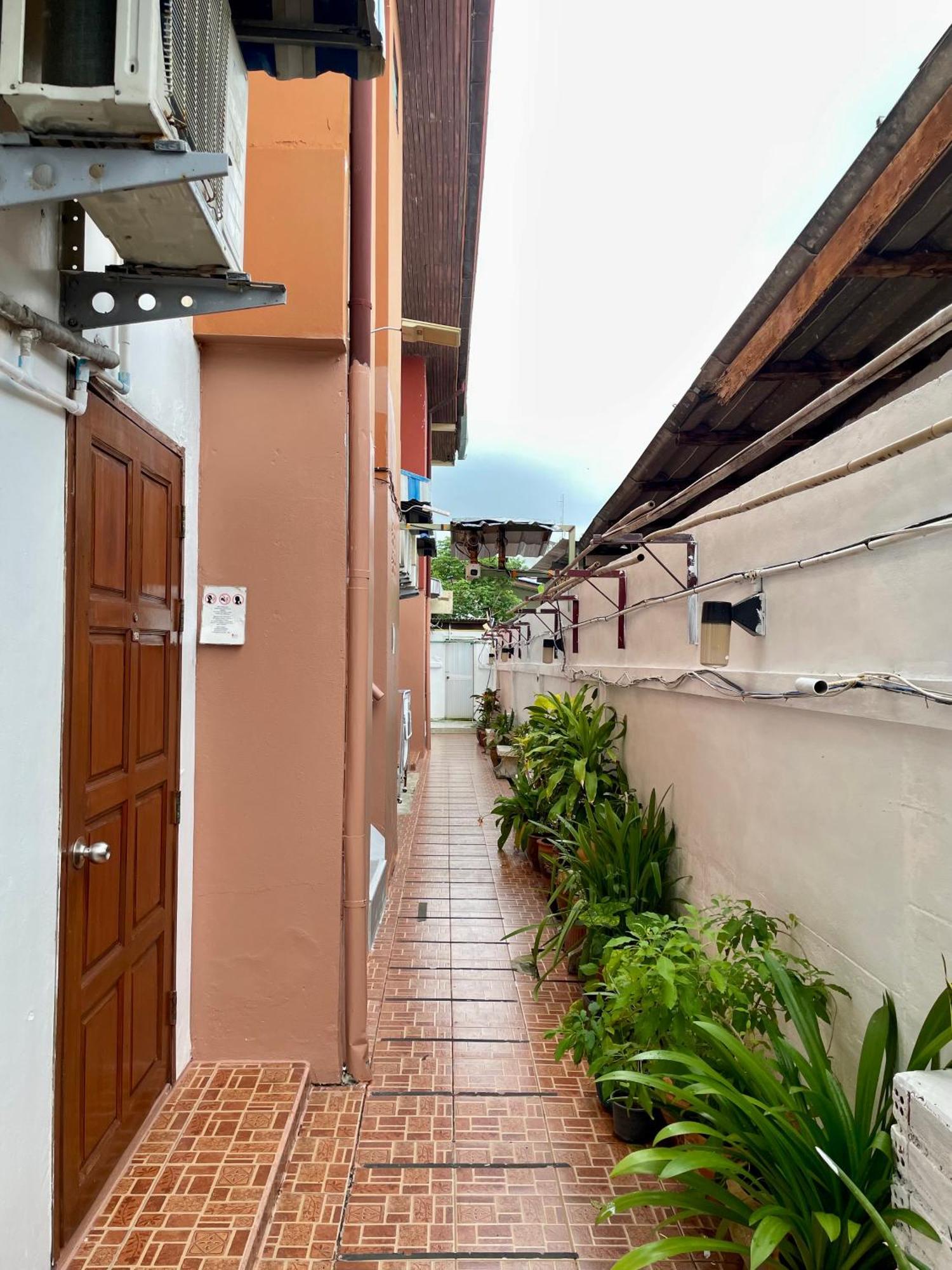 Jj Karon Beach Hotel Exteriör bild